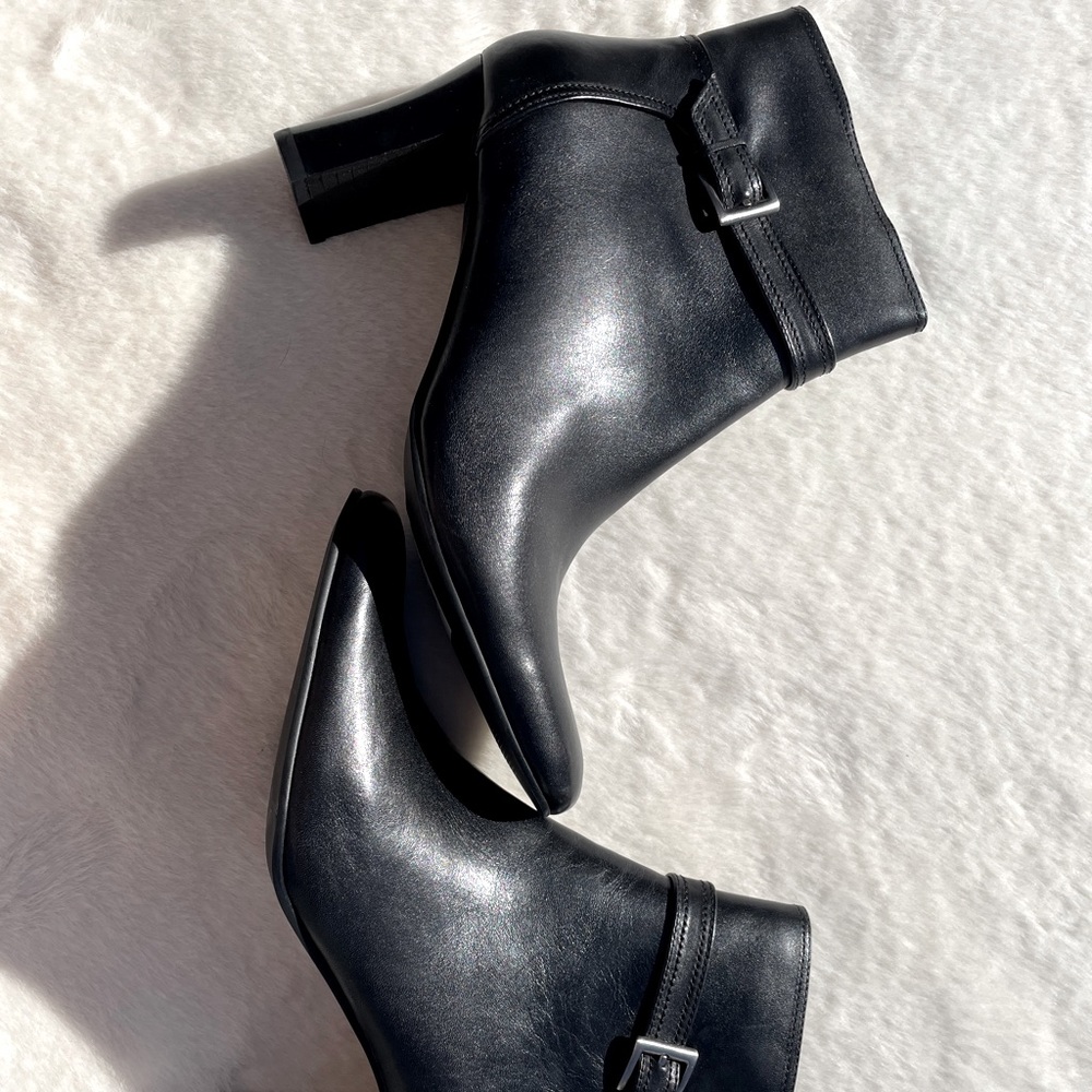 Jennifer Moore black booties (NWB)